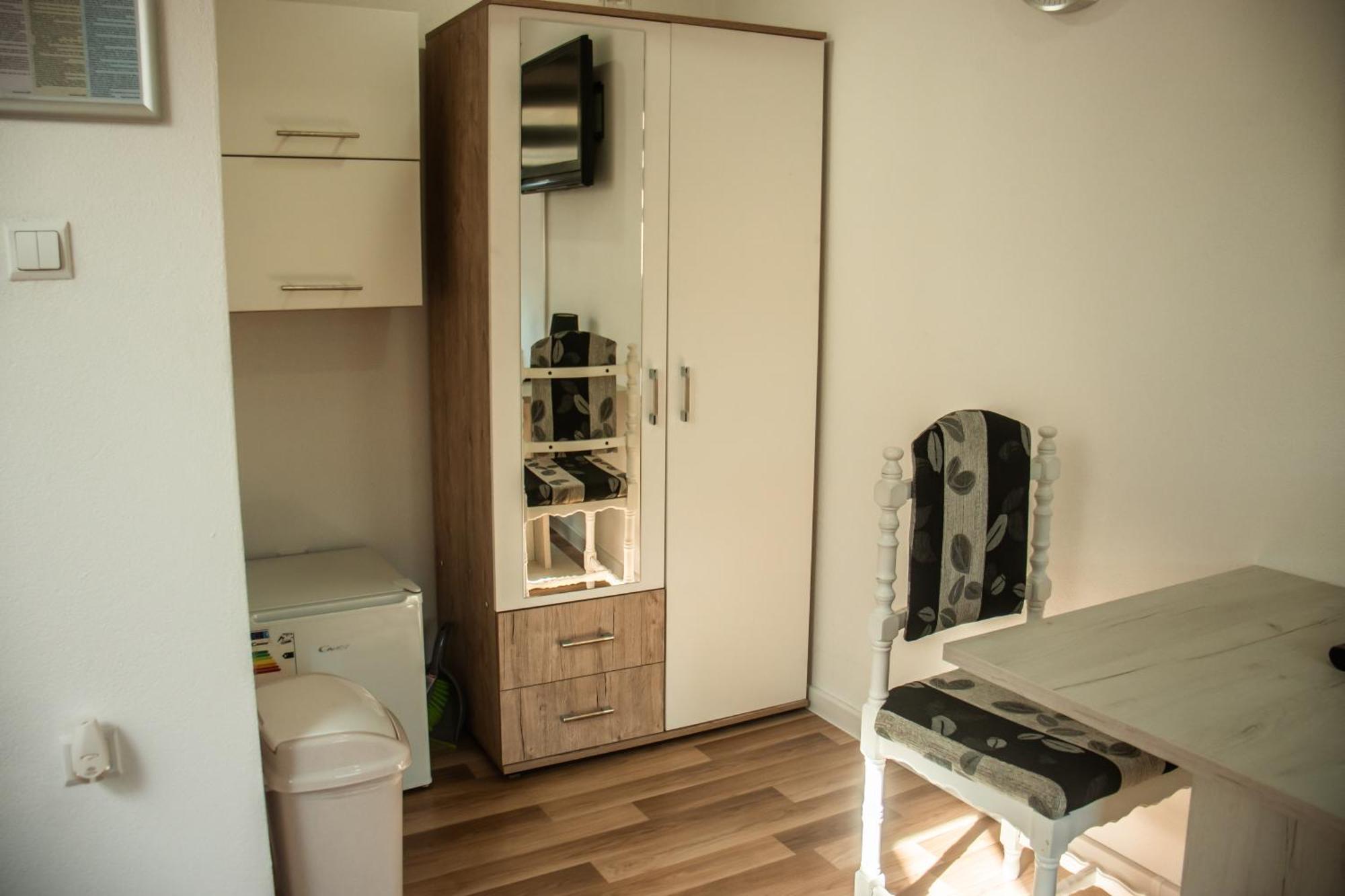 Apartments Basic Visoko Εξωτερικό φωτογραφία